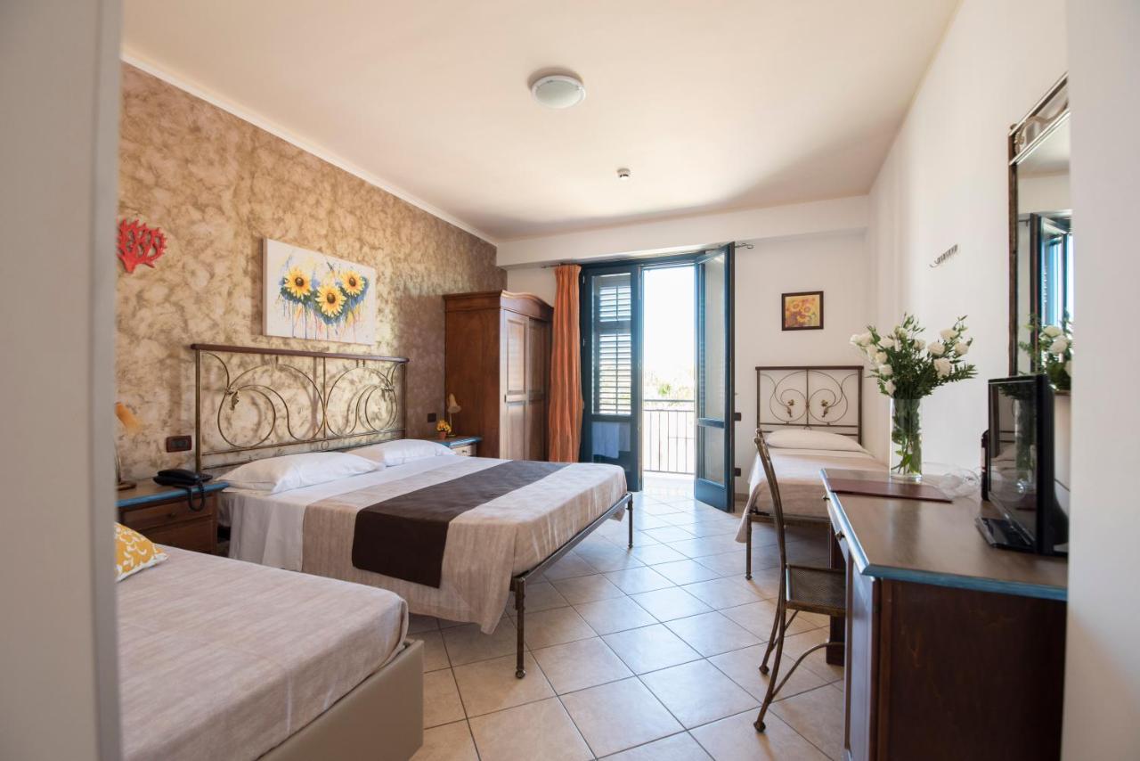 Altamarea Hotel 3*
